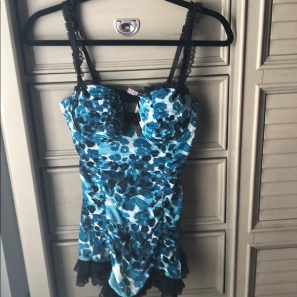 NWT lingerie set with black thong size L - Picture 1 of 4